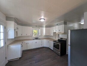 308 Washington St in Claremont, NH - Building Photo - Building Photo