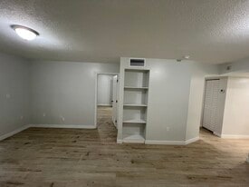 11301 SW 200th St in Miami, FL - Building Photo