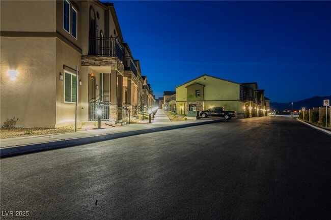 10557 Ridge Glow Ave in Las Vegas, NV - Building Photo - Building Photo
