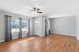 3131 Longmeade Dr in Farmers Branch, TX - Building Photo - Building Photo