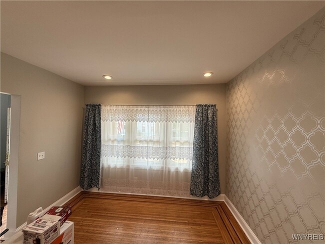 property at 11 Baynes St