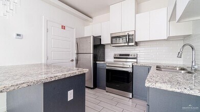 13 Yuma Ave in McAllen, TX - Building Photo - Building Photo