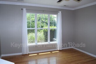 8122 Ships Crossing Rd in Norfolk, VA - Building Photo - Building Photo