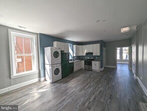 55 S 3rd St-Unit -3 in Oxford, PA - Foto de edificio - Building Photo