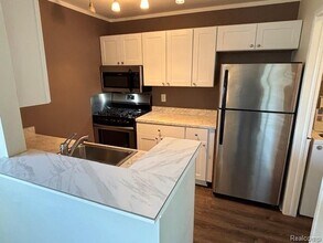 28302 Raleigh Crescent Dr in Chesterfield, MI - Building Photo - Building Photo