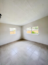 2518 Palmetto Dr in Cocoa, FL - Foto de edificio - Building Photo