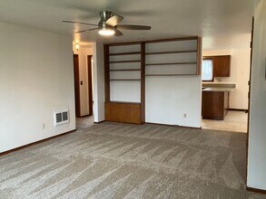 902 Connecticut Ave SE in Salem, OR - Building Photo - Building Photo