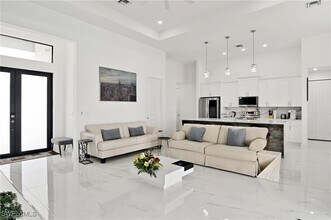 117 NW 4th Pl in Cape Coral, FL - Building Photo - Building Photo