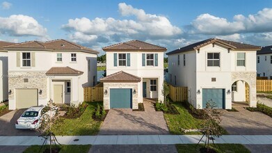 2336 NW 130th St in Westview, FL - Building Photo - Building Photo