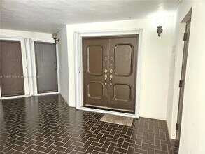 13951 Kendale Lakes Cir, Unit 601A in Miami, FL - Building Photo - Building Photo