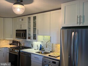 7333 New Hampshire Ave, Unit 618 in Takoma Park, MD - Building Photo - Building Photo
