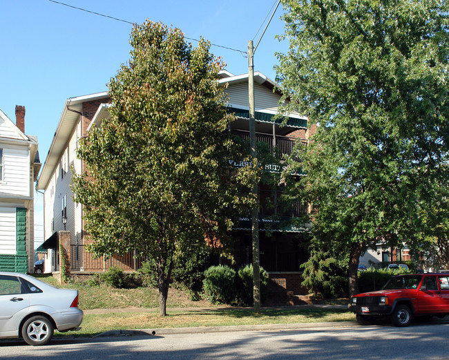 University Suites in Huntington, WV - Building Photo - Building Photo