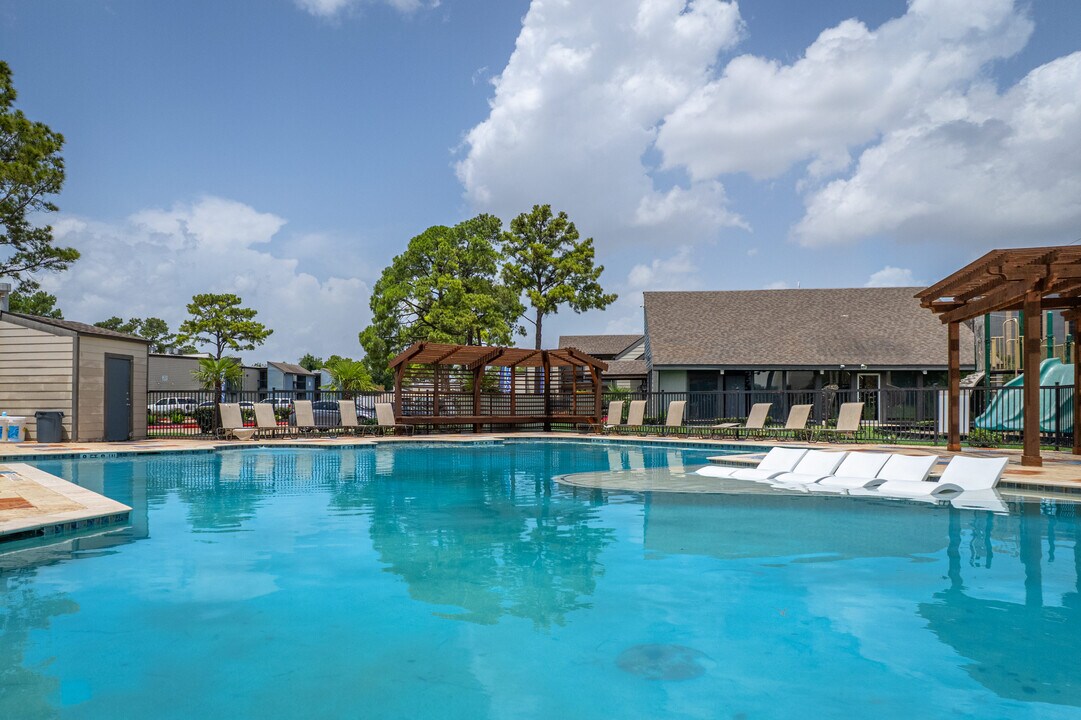 The Grove at Pinemont in Houston, TX - Foto de edificio