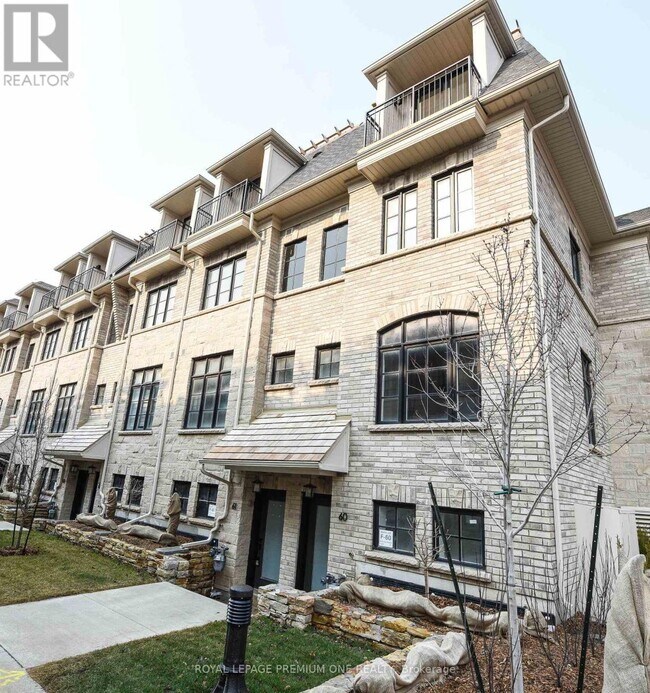 40-40 Lunar Cres in Mississauga, ON - Building Photo - Building Photo