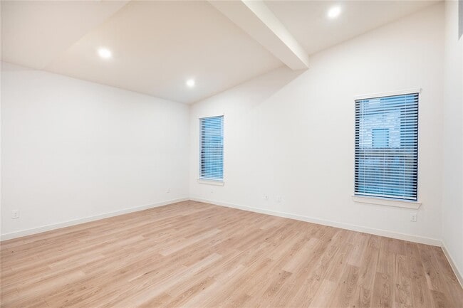 property at 2515 Appian Wy