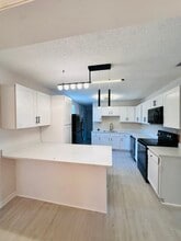 6650 Pinnochio Dr in Jacksonville, FL - Foto de edificio - Building Photo