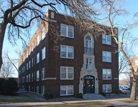 2284 Highland Pky in St. Paul, MN - Building Photo - Building Photo