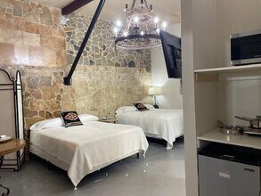 3704 San Bernardo Ave-Unit -3 in Laredo, TX - Building Photo - Building Photo