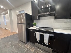 23 Moore Ave in New London, CT - Building Photo - Building Photo
