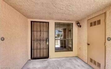 2605 S Durango Dr in Las Vegas, NV - Foto de edificio - Building Photo