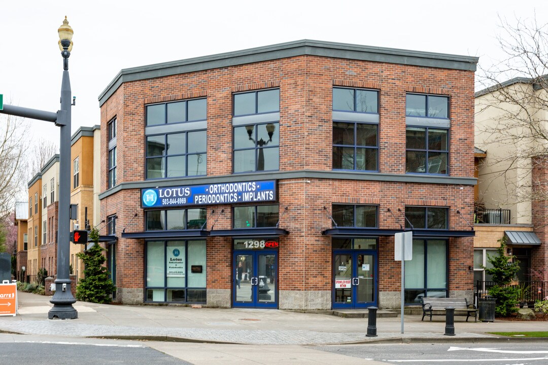 The Q Condominiums in Hillsboro, OR - Building Photo