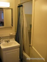 137 Park Dr, Unit 8 in Boston, MA - Building Photo