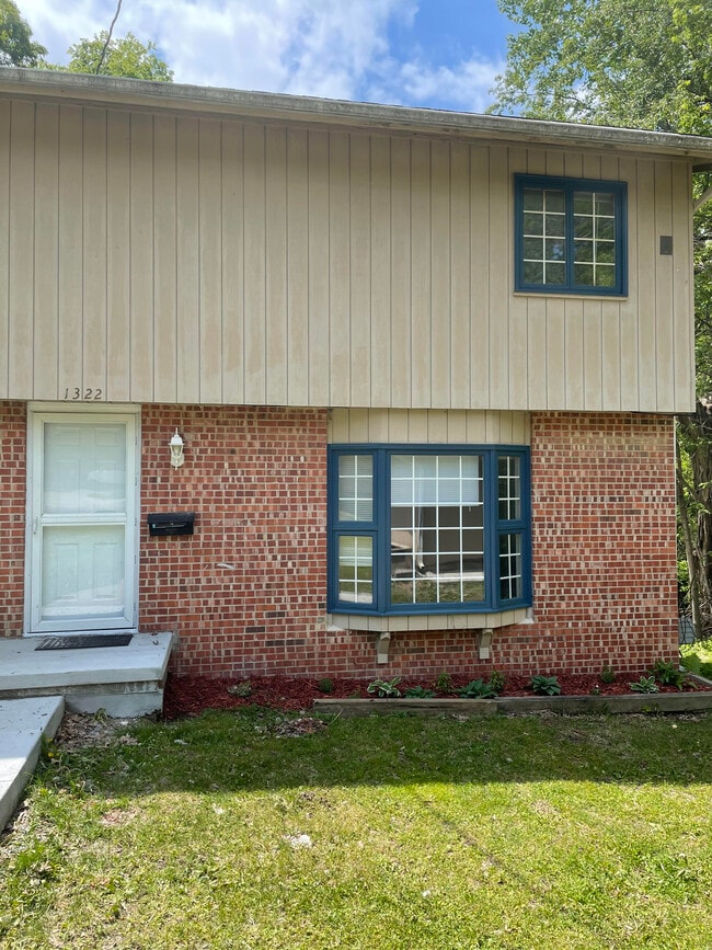 property at 1322 Randall Pl