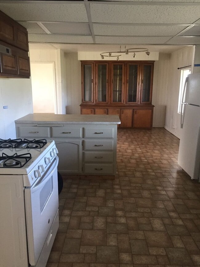 property at 1616 Cornelius Ave