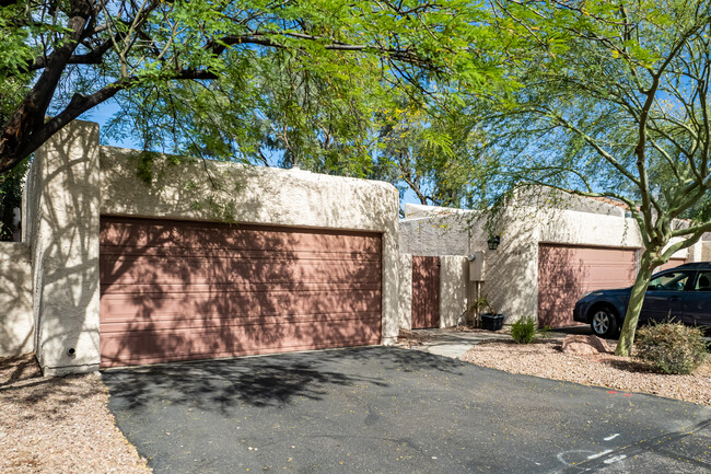 1741 S Shannon Dr in Tempe, AZ - Building Photo - Building Photo