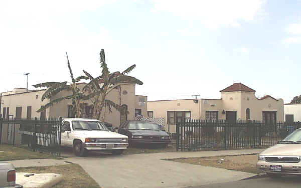 3928-3934 W 28th St in Los Angeles, CA - Building Photo