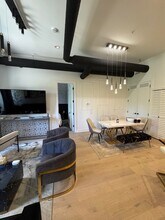 77 W Chestnut St in Chicago, IL - Building Photo - Building Photo