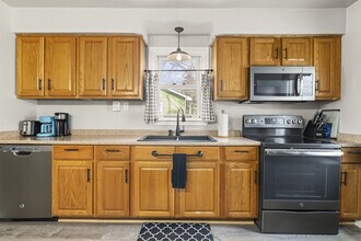 13741 McKinley Ave in Warren, MI - Foto de edificio - Building Photo