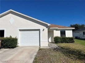 1625 SW 34th St in Cape Coral, FL - Building Photo