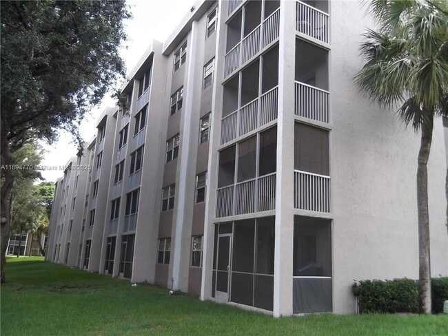 1200 NW 87th Ave in Coral Springs, FL - Building Photo - Building Photo