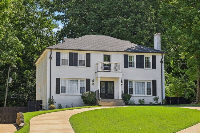property at 725 N 2nd St