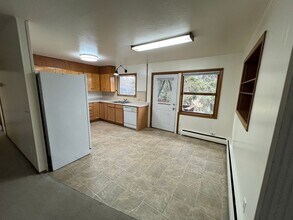 1319 Turpin St-Unit -TP # 1319 in Anchorage, AK - Building Photo - Building Photo