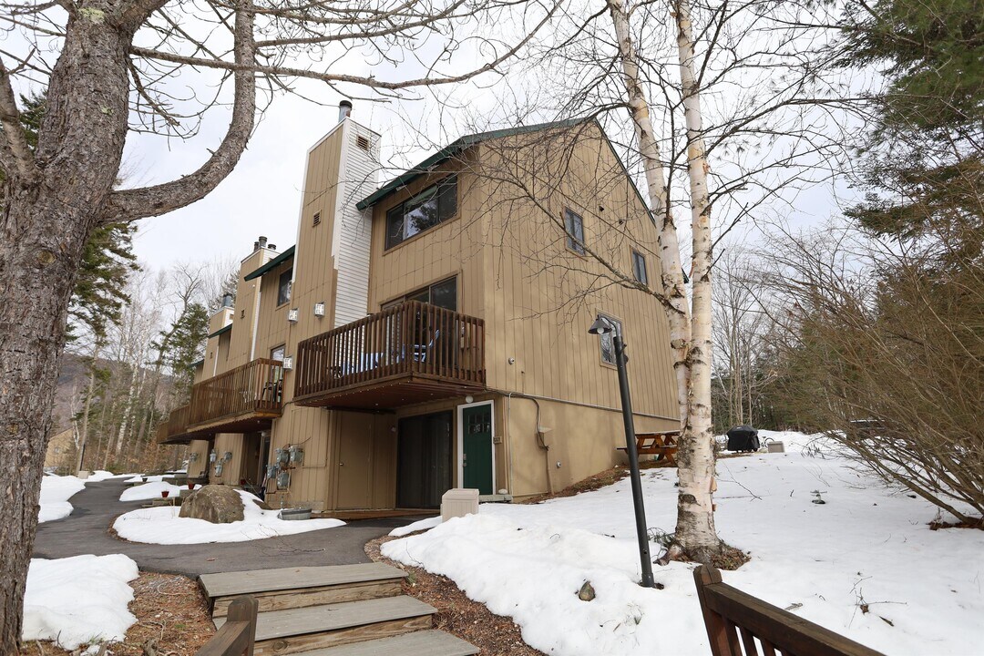 23 Windsor Hill Way in Waterville Valley, NH - Building Photo
