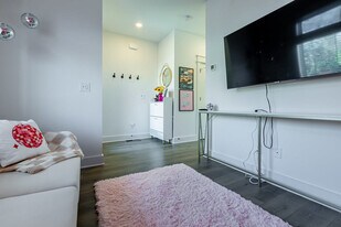 336B Douglas Ave in Nashville, TN - Building Photo