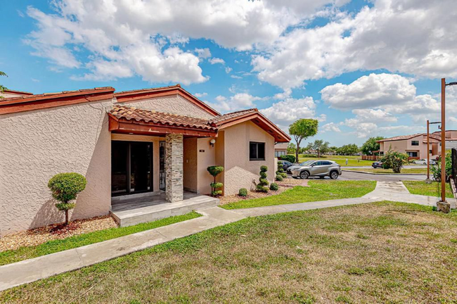 740 NW 105th Pl in Miami, FL - Building Photo - Building Photo