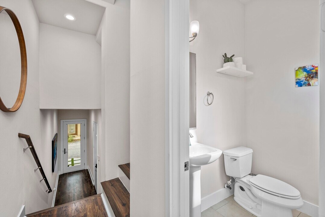 2415 Charleston St in Houston, TX - Building Photo