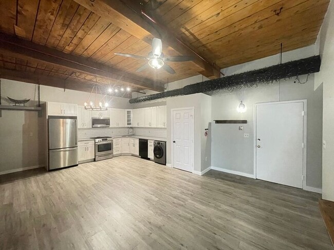 property at 471 Silver St
