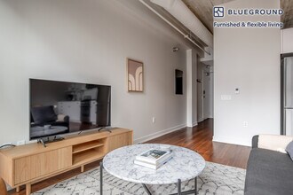676 N La Salle Dr, Unit FL3-ID899 in Chicago, IL - Building Photo - Building Photo