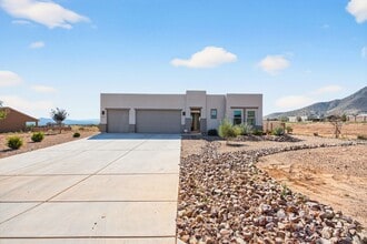 6736 Vaquero Cir in Hereford, AZ - Building Photo - Building Photo