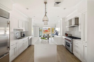 43 Old Boathouse Lane S in Hampton Bays, NY - Building Photo - Building Photo