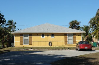 4410 Outer Dr in Naples, FL - Foto de edificio - Building Photo