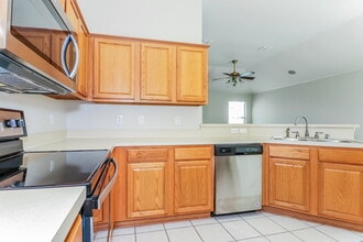 5528 Spring Ridge Dr in Watauga, TX - Building Photo - Building Photo