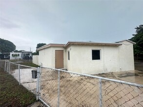 2348 NW 15th St in Fort Lauderdale, FL - Building Photo - Building Photo