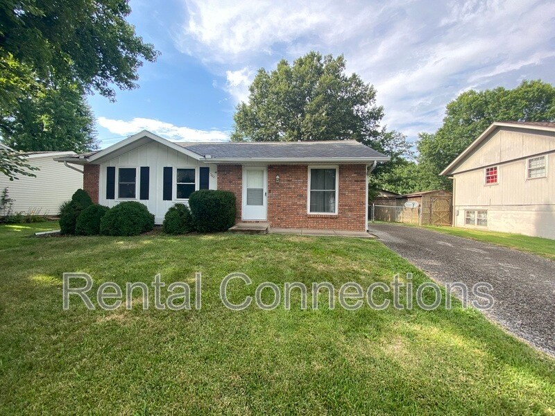 502 Timothy Ln in Carterville, IL - Building Photo