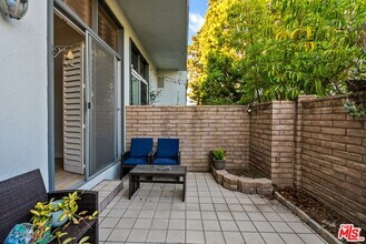 4771 La Villa Marina in Marina Del Rey, CA - Building Photo - Building Photo