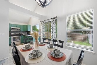 912 S Old Orchard Ln in Lewisville, TX - Building Photo - Building Photo